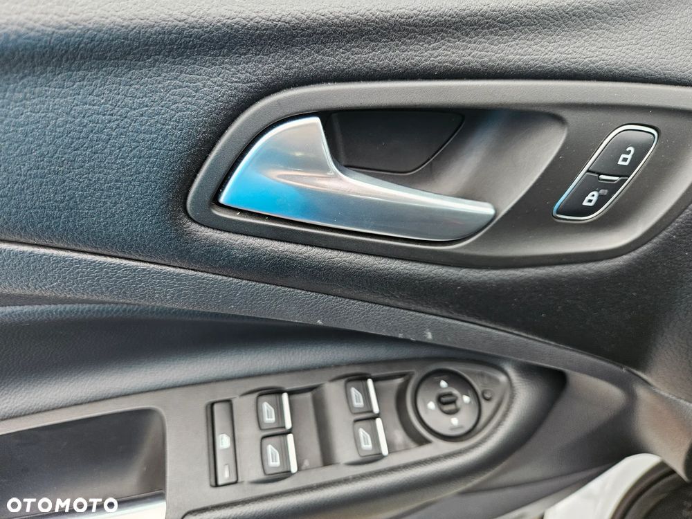 Ford Kuga 1.5 EcoBoost 2x4 Business Edition - 12