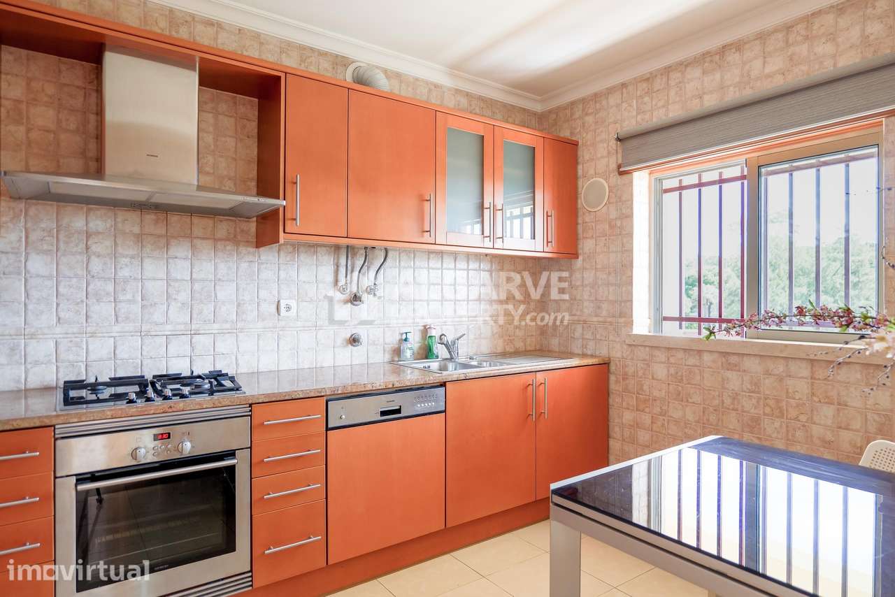 Fantástico e espaçoso apartamento T2 perto da Marina e Golfe em Vilamo - Grande imagem: 3/25