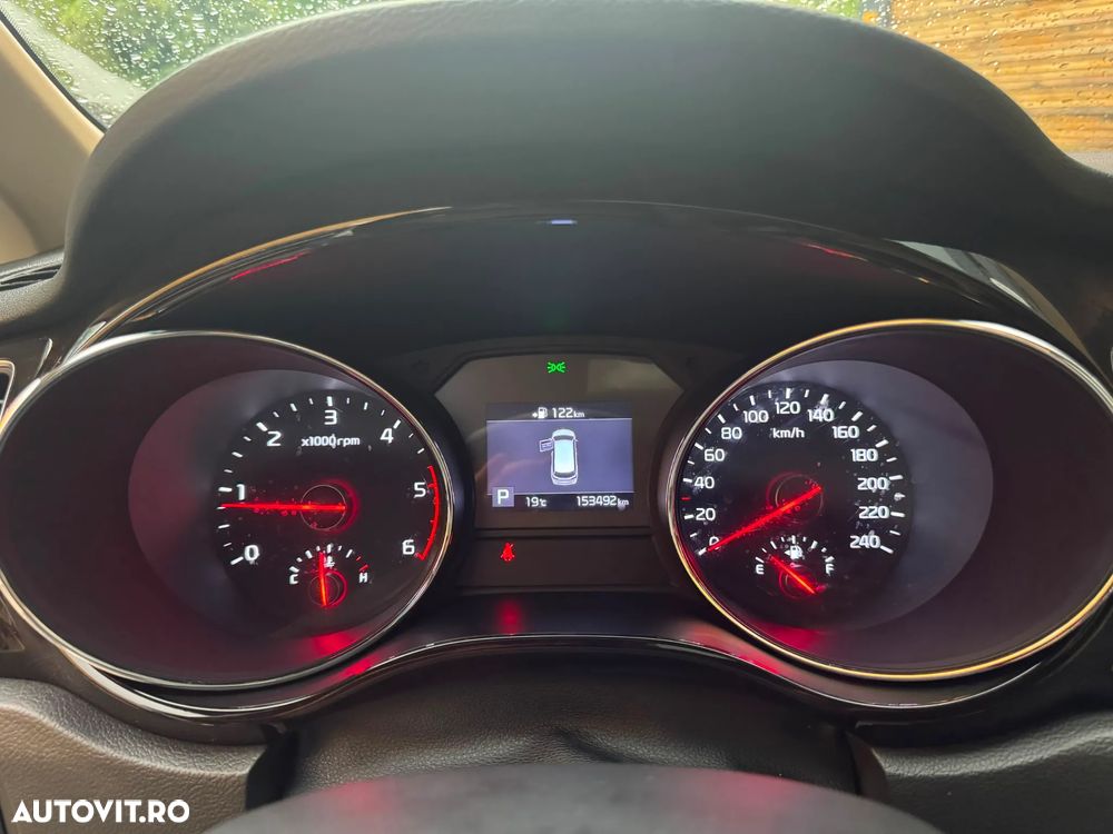 Kia Carnival - 13