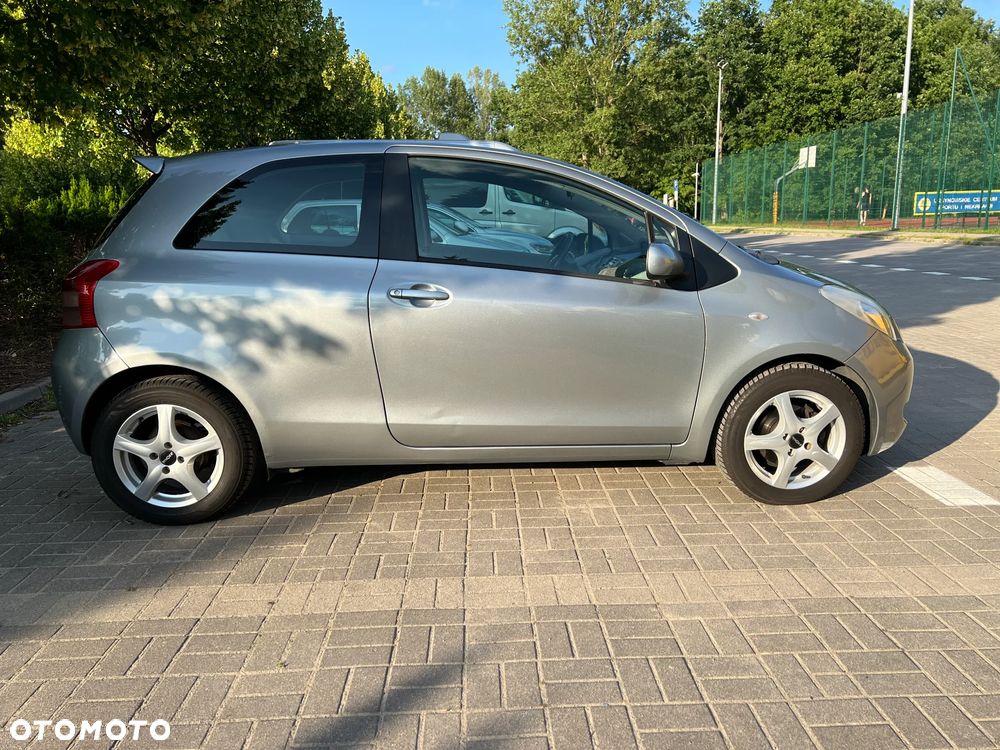 Toyota Yaris 1.3 Sol - 4