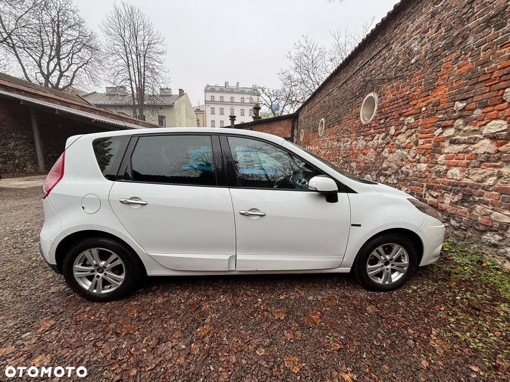 Renault Scenic 1.5 dCi Authentique - 6