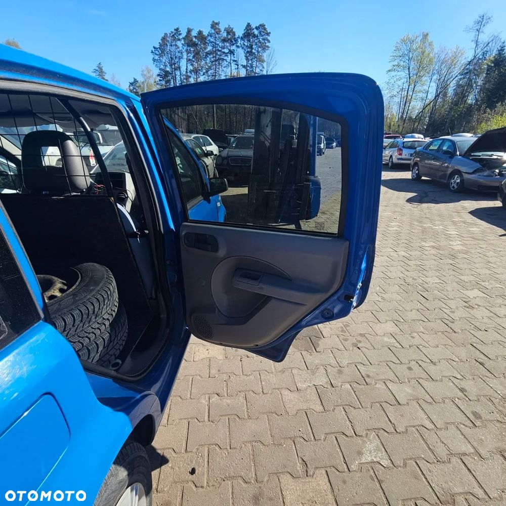 Drzwi / prawe lewe przód tył  /  FIAT PANDA VAN (2005r) 1,1 B 40 kW / 54 KM (kod lak: 734/A - 8