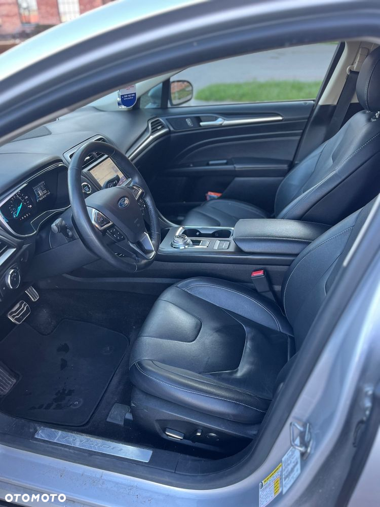 Ford Fusion - 17