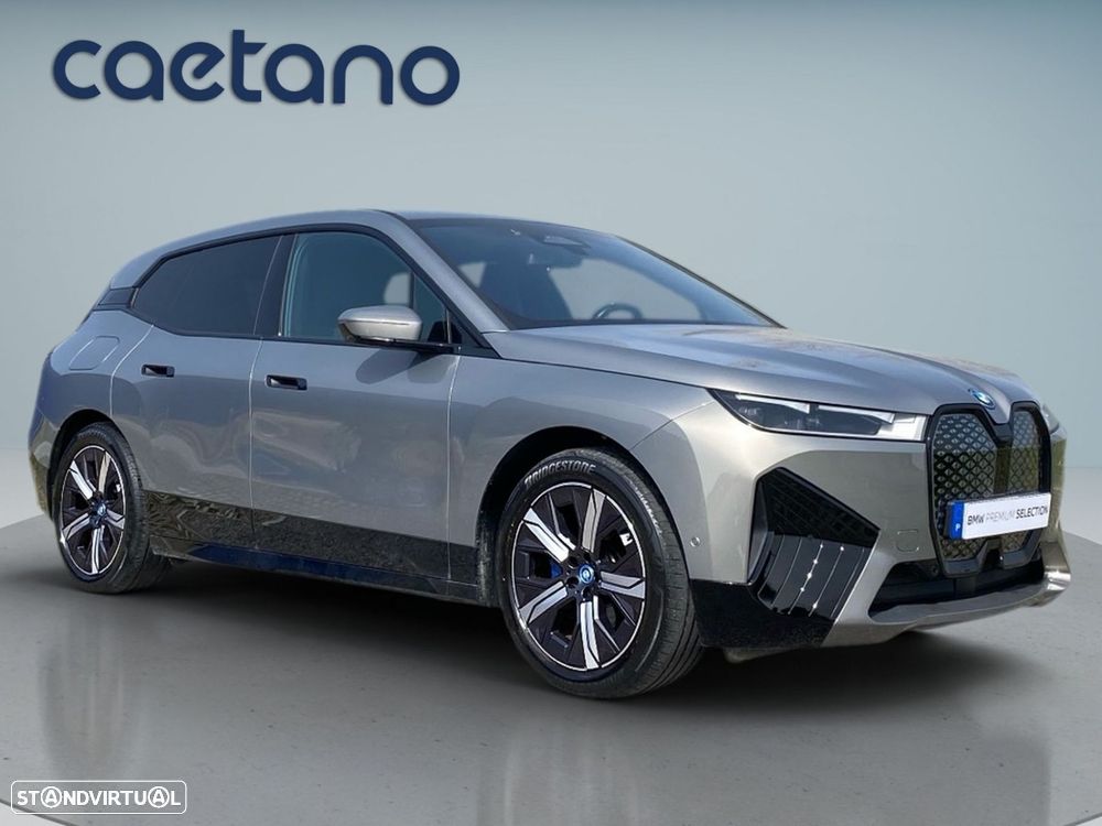 BMW iX xDrive 40 Pack Desportivo - 23