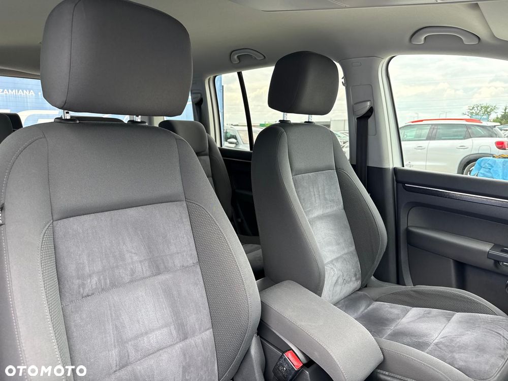 Volkswagen Touran 2.0 TDI DPF DSG Life - 19
