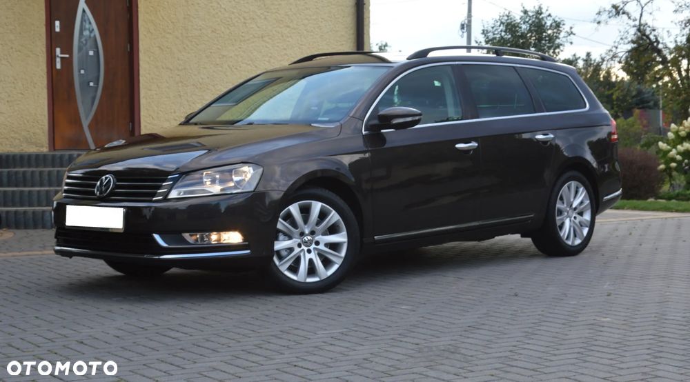Volkswagen Passat - 1