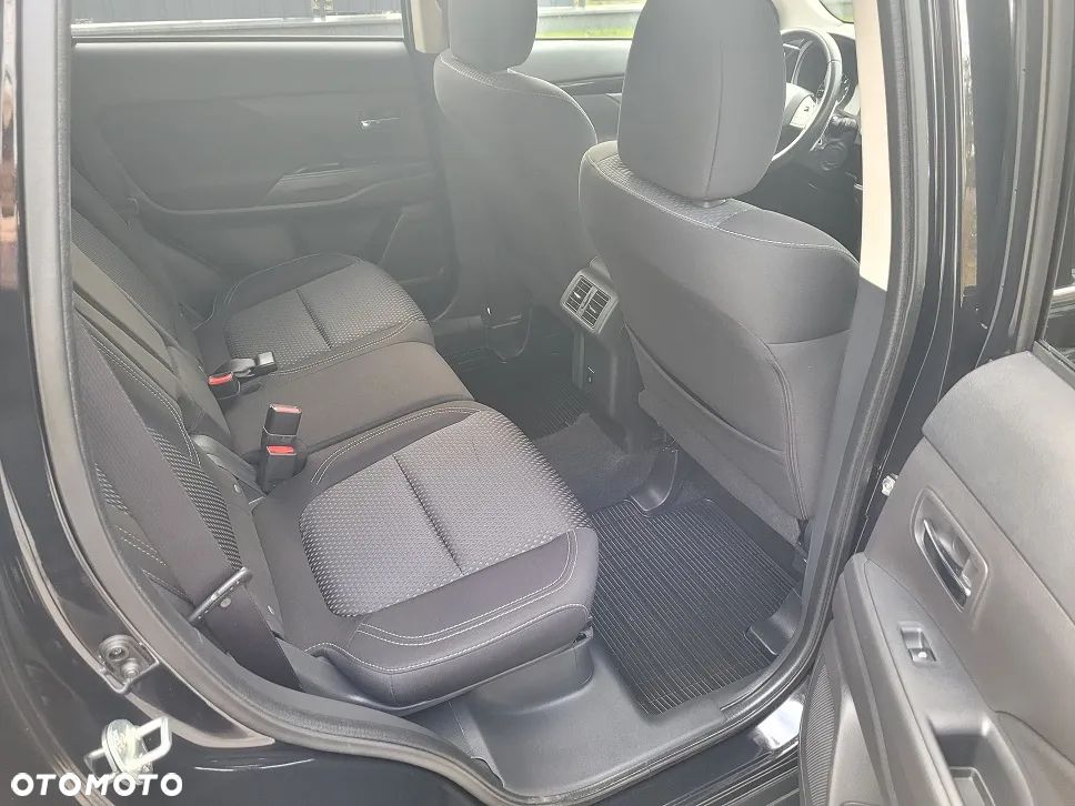 Mitsubishi Outlander 2.0 Intense + Navi 4WD CVT - 14