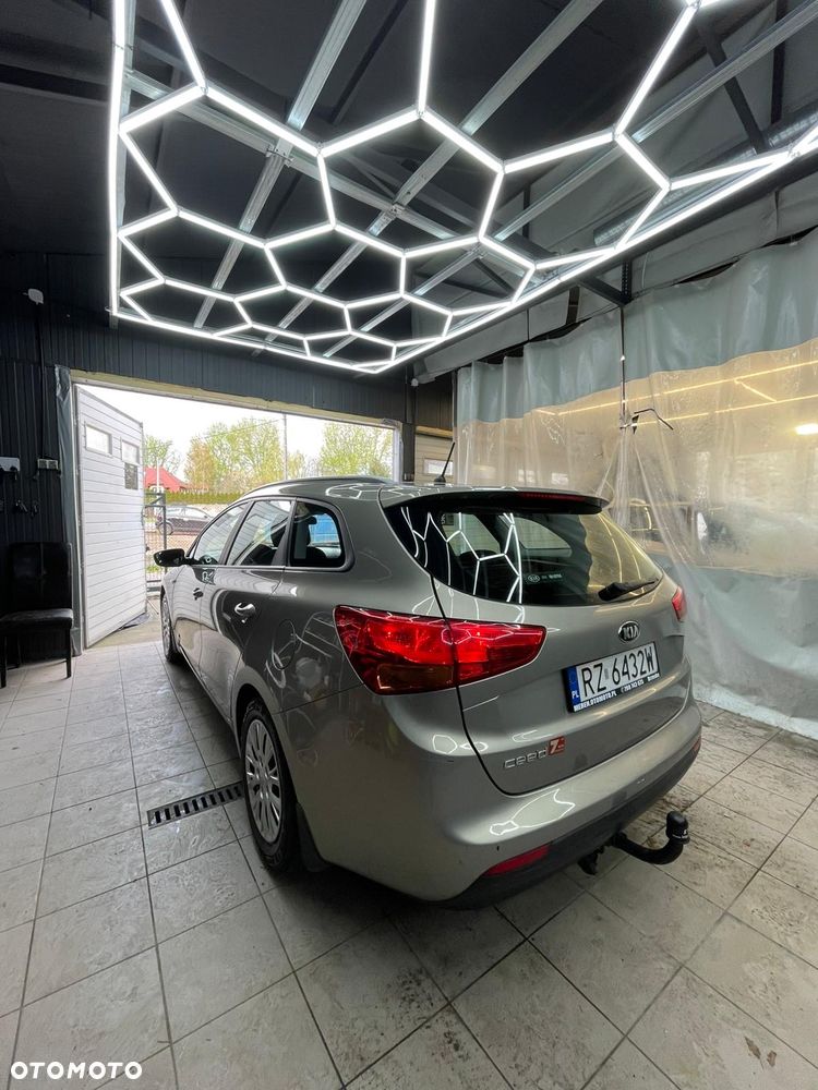 Kia Ceed 1.6 GDI ISG UEFA EURO 2016 - 23