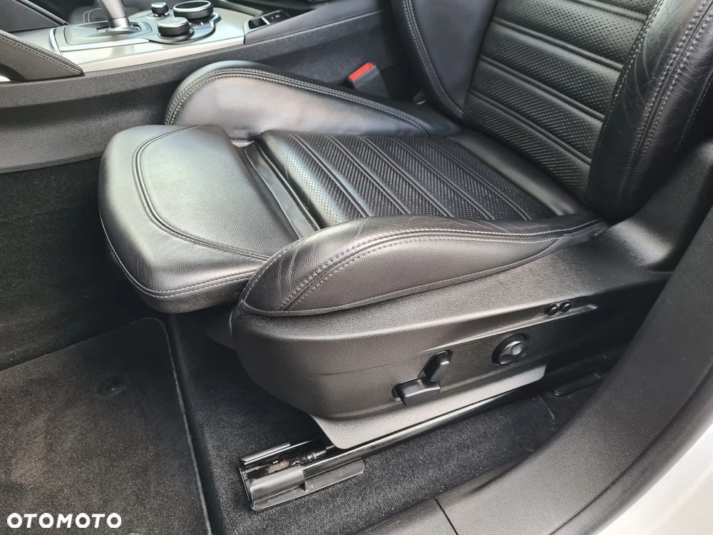 Alfa Romeo Stelvio 2.0 Turbo B-Tech Edition Q4 - 17
