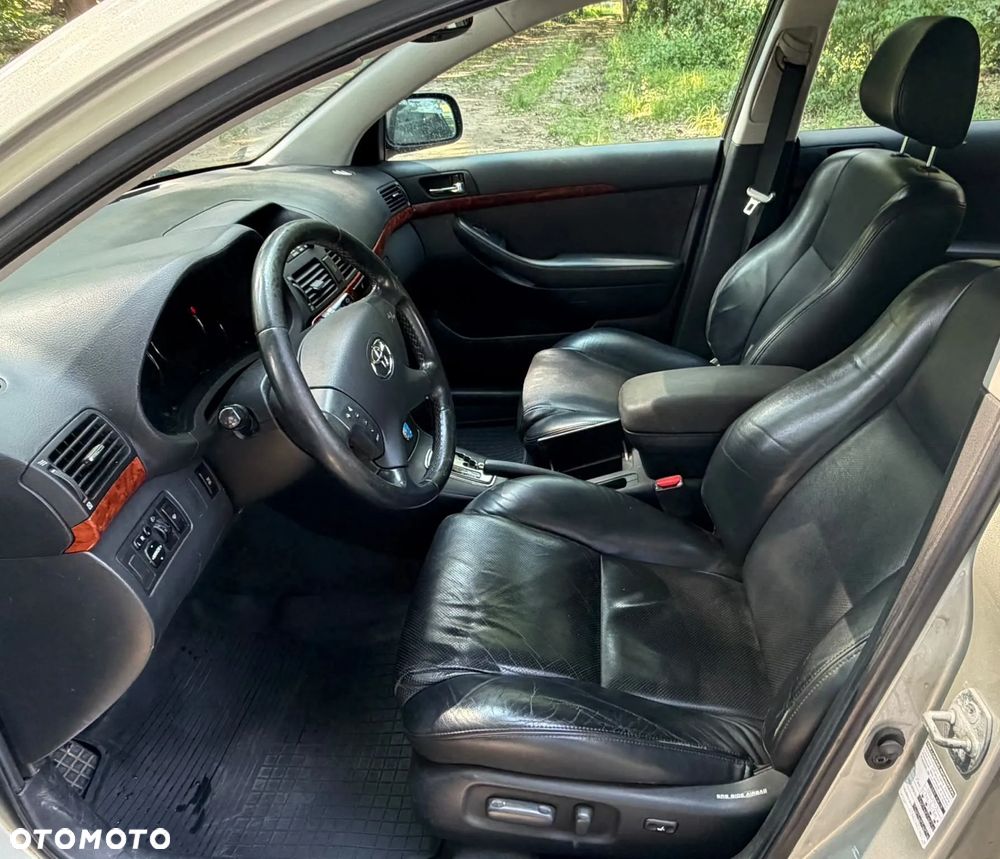 Toyota Avensis 2.0 VVT-i Automatik Executive - 8