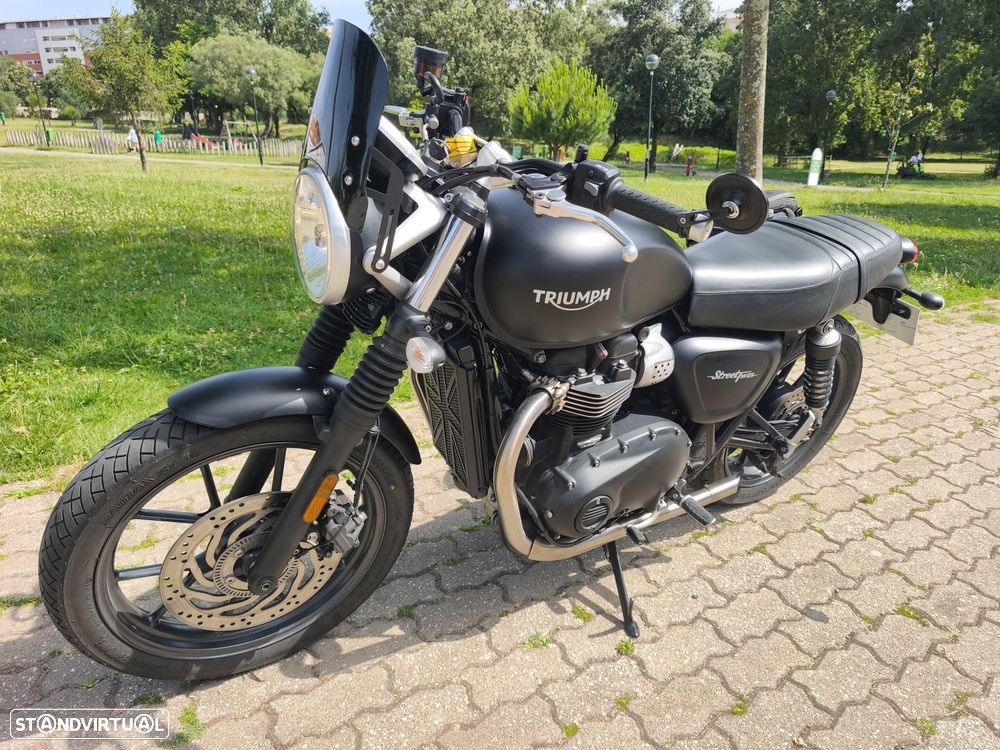 Triumph Bonneville 900 street twin - 12