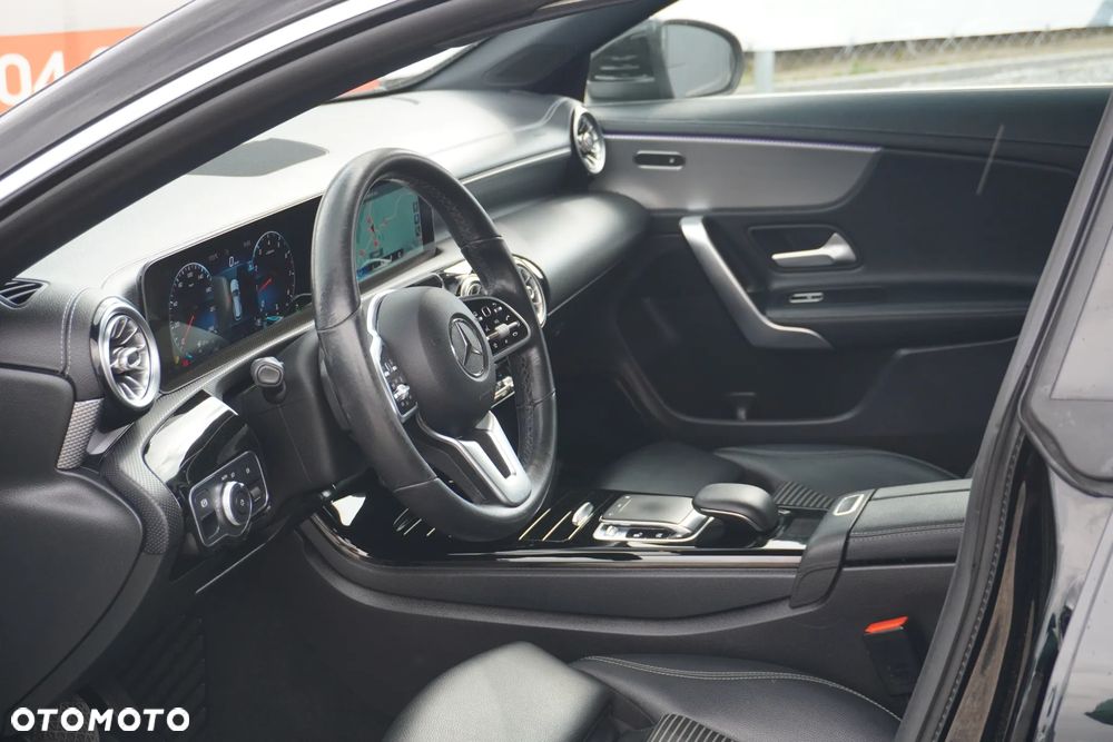 Mercedes-Benz CLA 180 7G-DCT Edition Progressive Line - 20