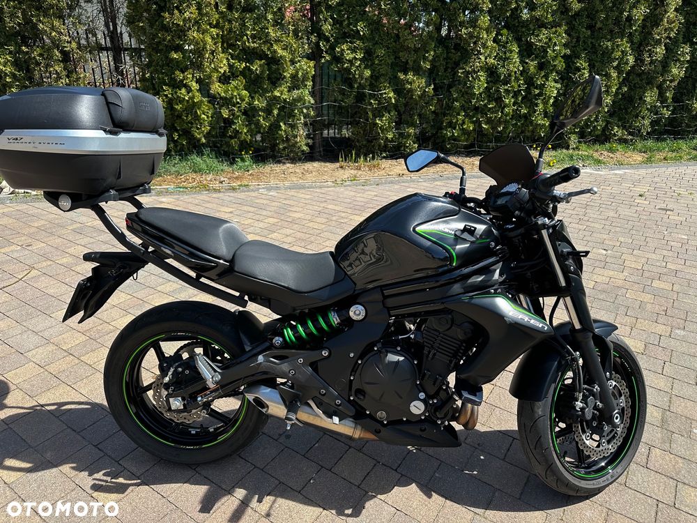 Kawasaki ER - 8