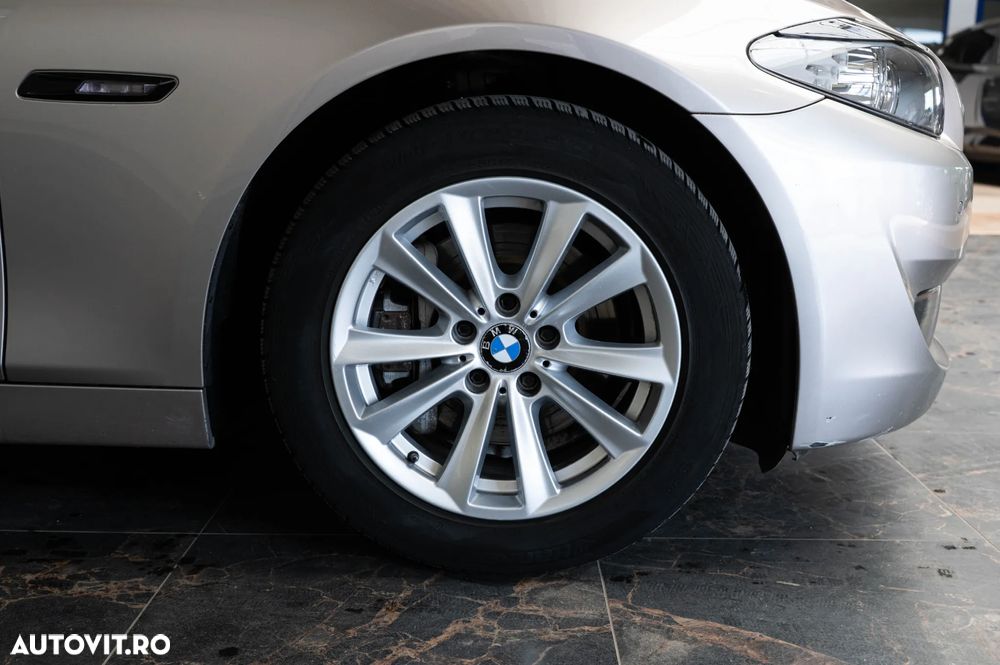 BMW Seria 5 525d Aut. - 9