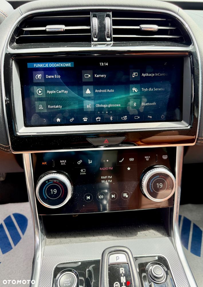 Jaguar XE P250 R-Dynamic SE - 22