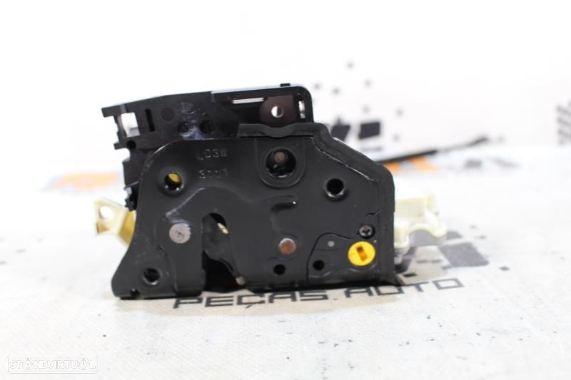 Fecho Da Porta Trás Esquerda Volkswagen Passat (3C2)  3C4839015a / 3C4 - 7