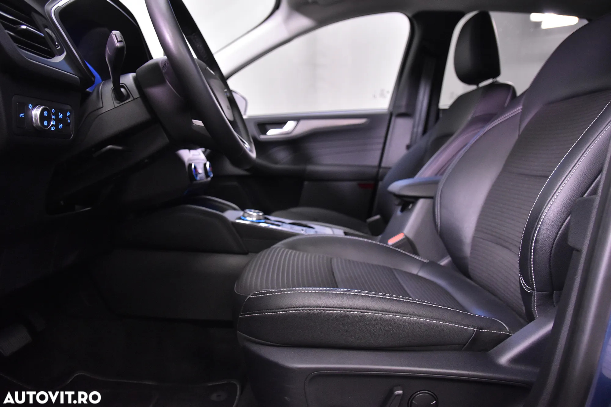 Ford Kuga - 22