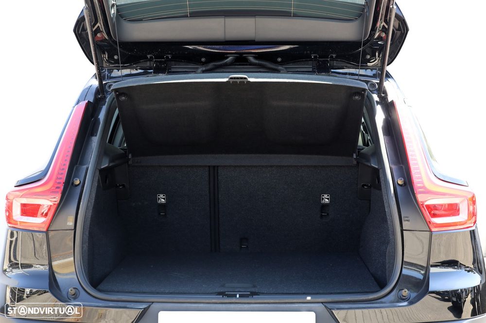 Volvo XC 40 1.5 T2 Momentum Core - 4