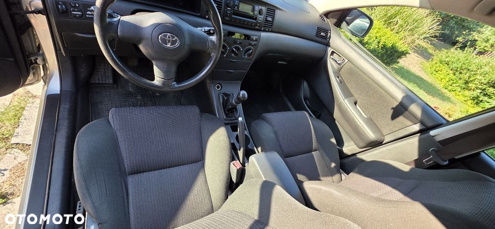 Toyota Corolla 1.4 VVT-i Dynamic - 4