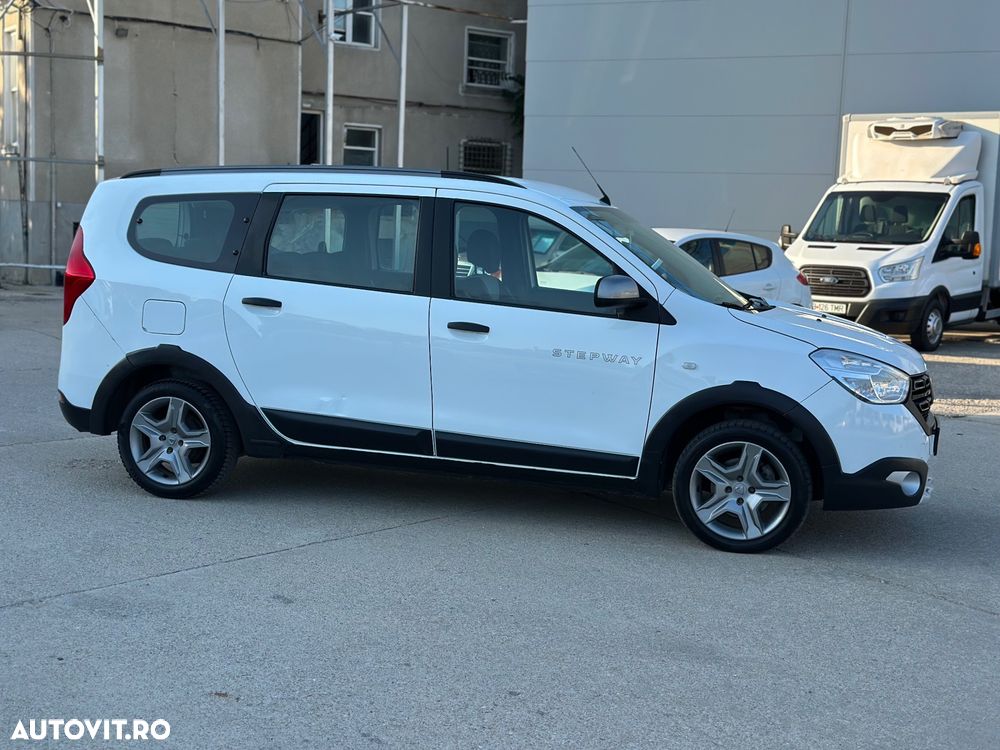 Dacia Lodgy 1.5 Blue dCi Stepway - 4