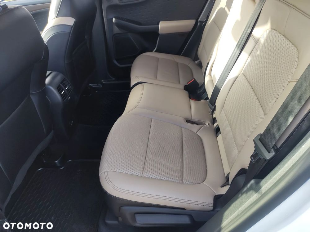 Ford Kuga 2.5 Duratec FHEV 4x4 TITANIUM - 19