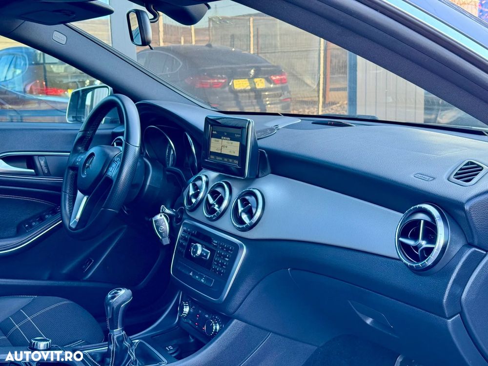 Mercedes-Benz CLA ver-shooting-brake-180-urbanstyle-edition - 21