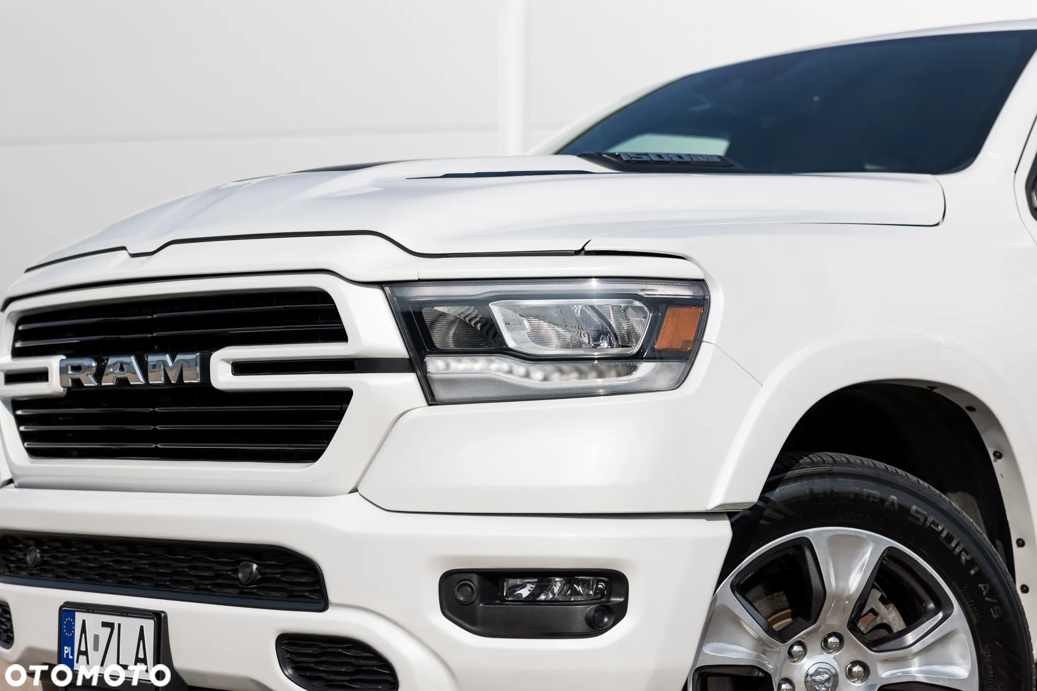 RAM 1500 5.7 Crew Cab Laramie - 4
