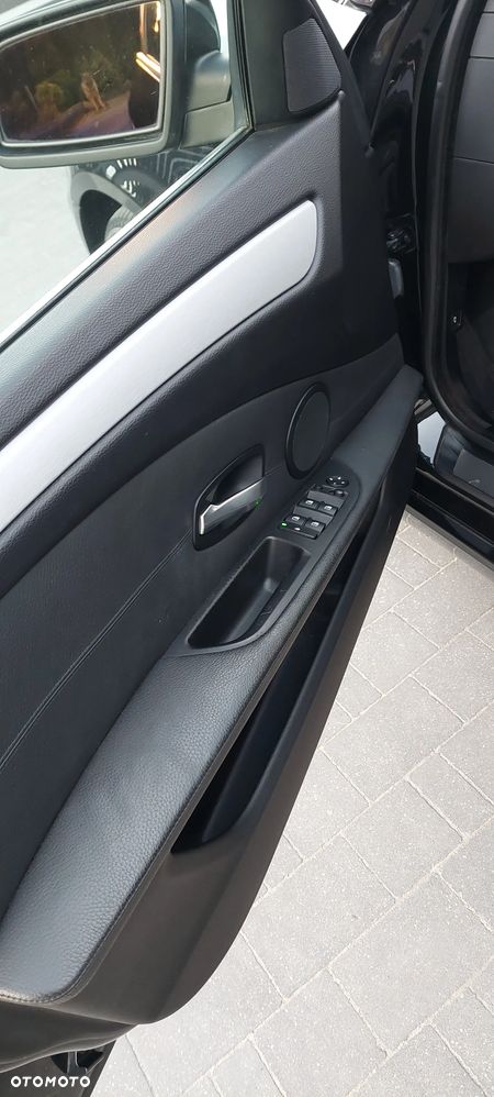 BMW Seria 5 525d - 14