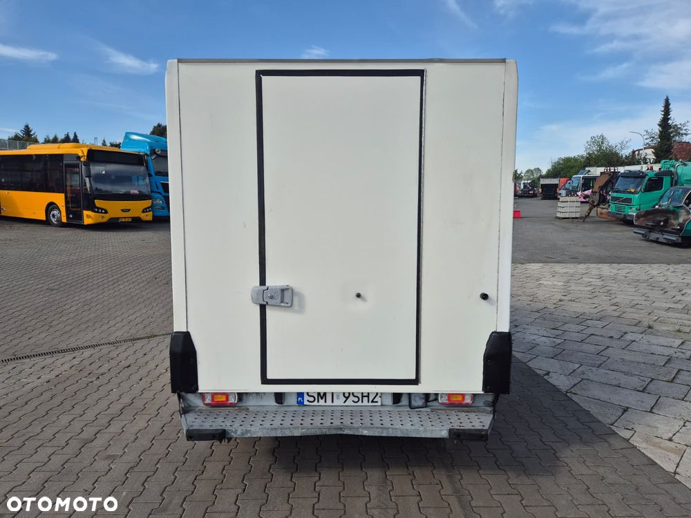 Renault Trafic 115KM / CHŁODNIA IZOTERMA / THERMO KING / PO SERWISACH / GOTOWY DO PRACY / WTYCZKA ZEWNĘTRZNA / 3 MIEJSCA / BEZWYPADKOWY - 8