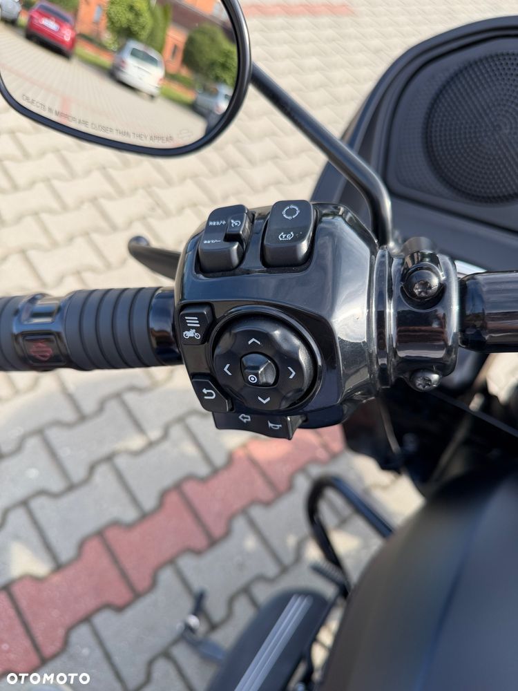Harley-Davidson CVO Street Glide - 11