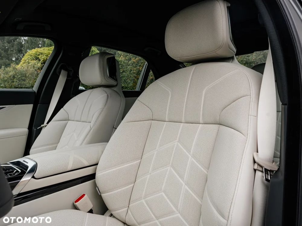 BMW Seria 7 750e PHEV xDrive M Sport sport - 12