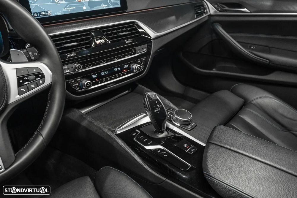 BMW 530 e Pack Desportivo M - 18