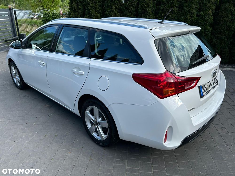 Toyota Auris 1.6 Premium - 12