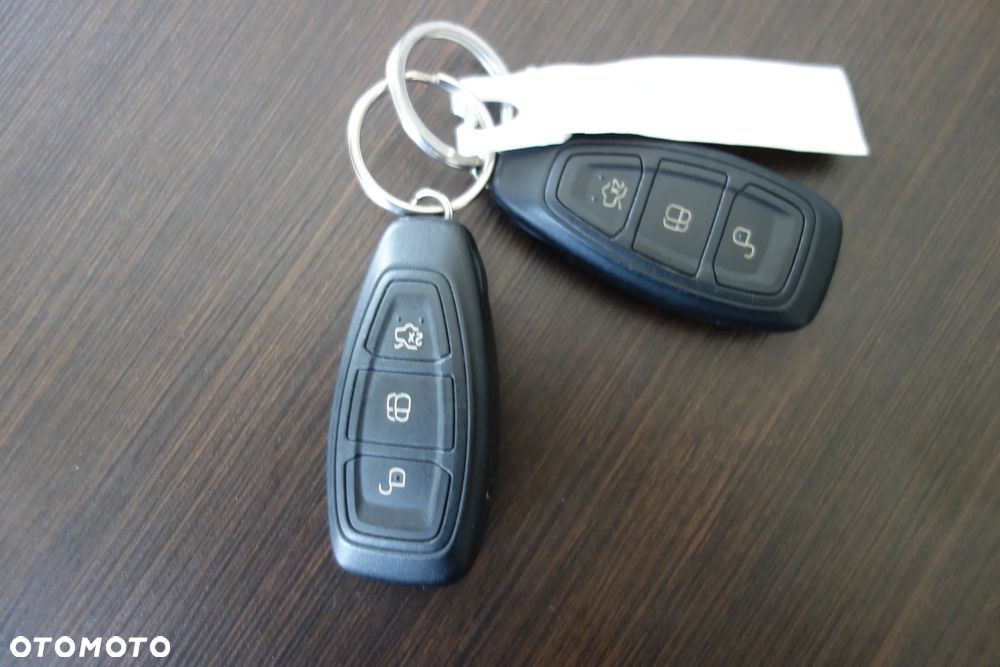 Ford Kuga 1.5 EcoBoost 2x4 Trend - 21