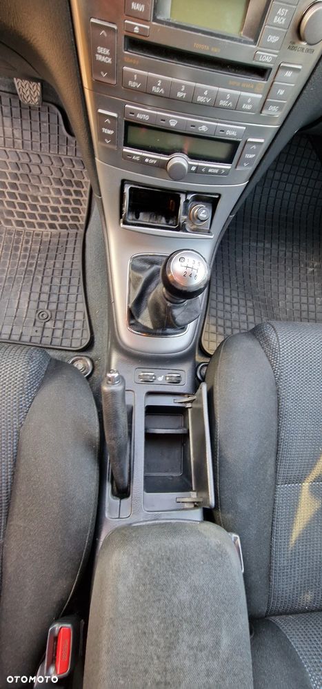 Toyota Avensis - 39