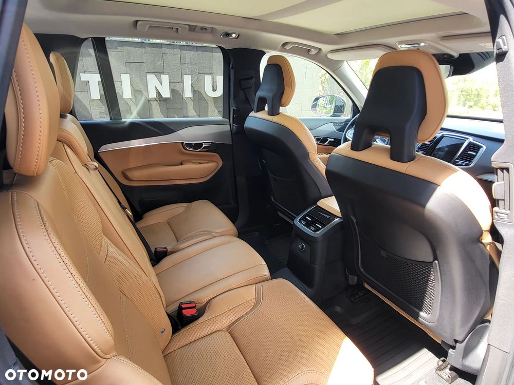 Volvo XC 90 - 8