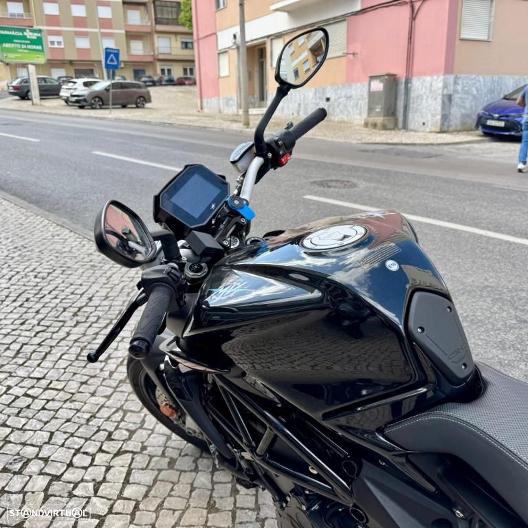 MV Agusta Brutale R - 8