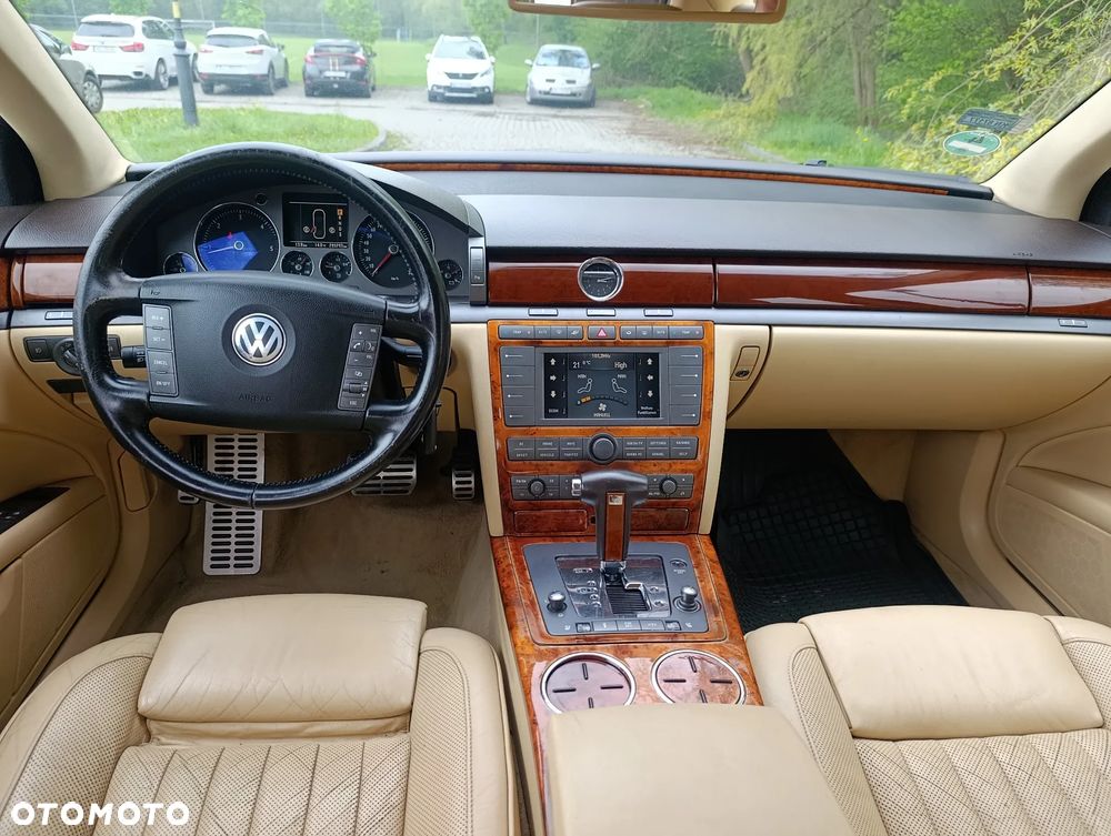 Volkswagen Phaeton - 21