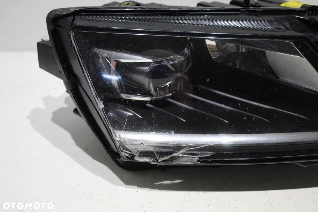 Skoda Octavia III 3 Lift Xenon Lampa Przód Prawa - 5