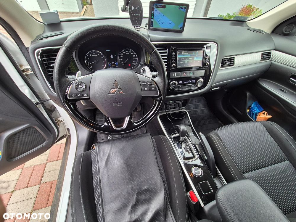 Mitsubishi Outlander 2.0 Intense 4WD CVT - 13