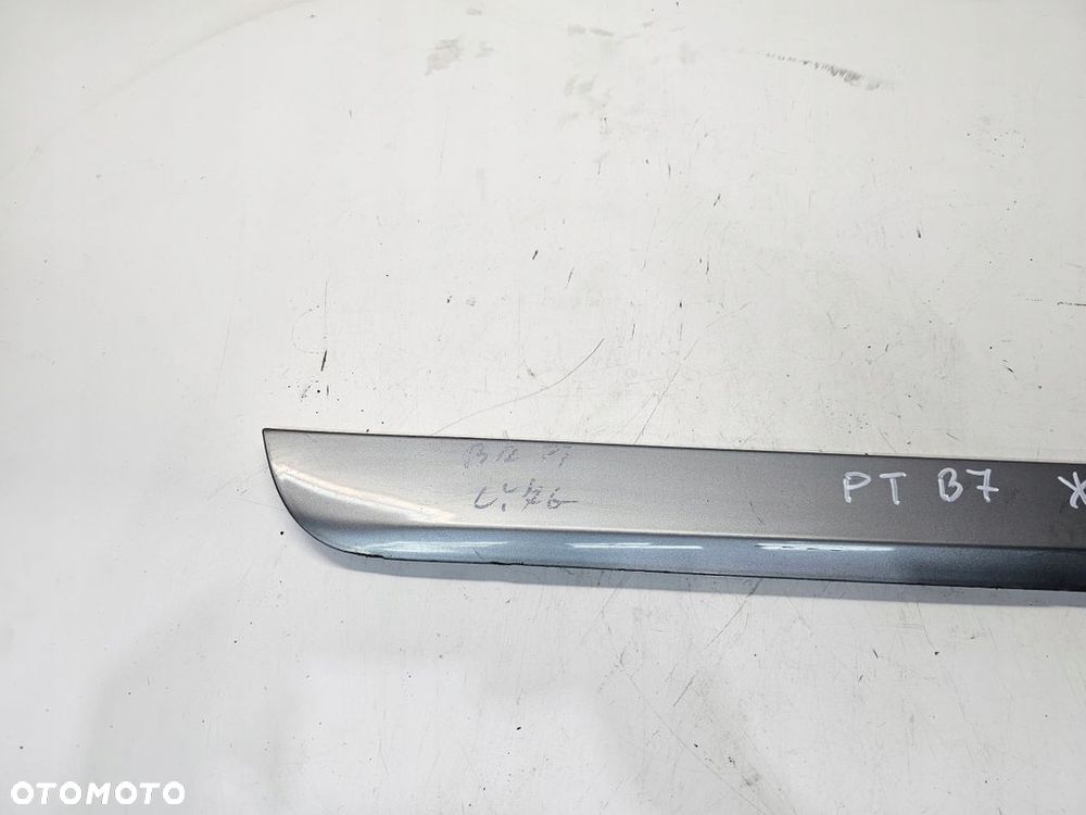 LISTWA DRZWI PRAWY TYŁ AUDI A4 B7 LY7G - 2