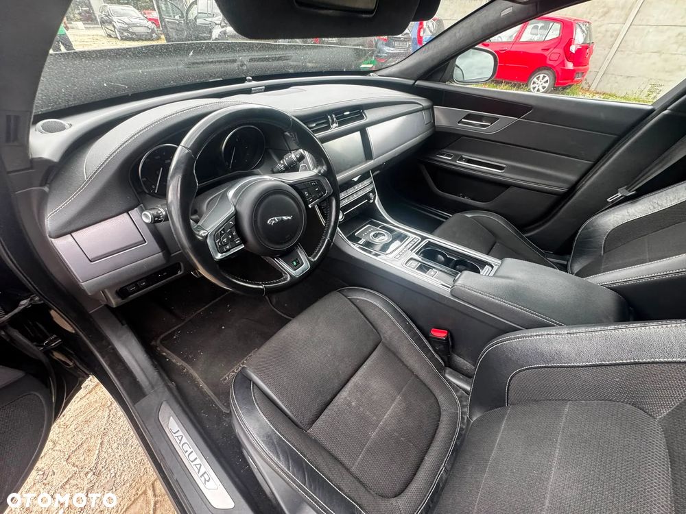 Jaguar XF 2.0 i4D AWD Pure - 21