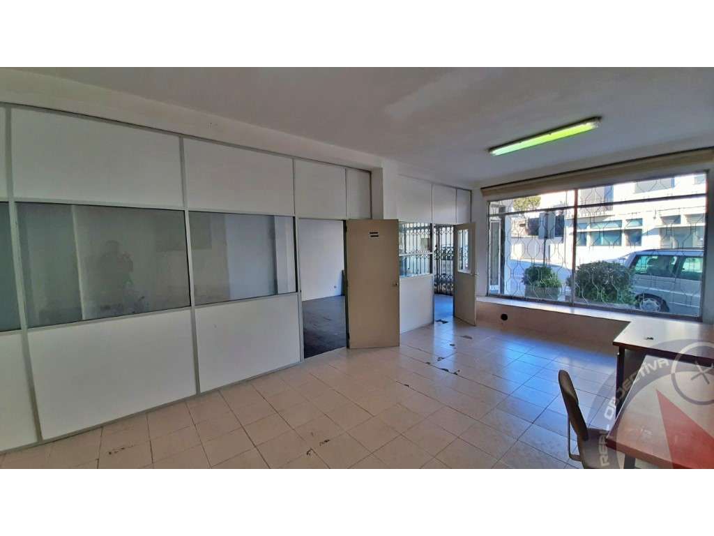 Espaço Versátil para Comércio, Serviços ou Habitação - Grande imagem: 4/13