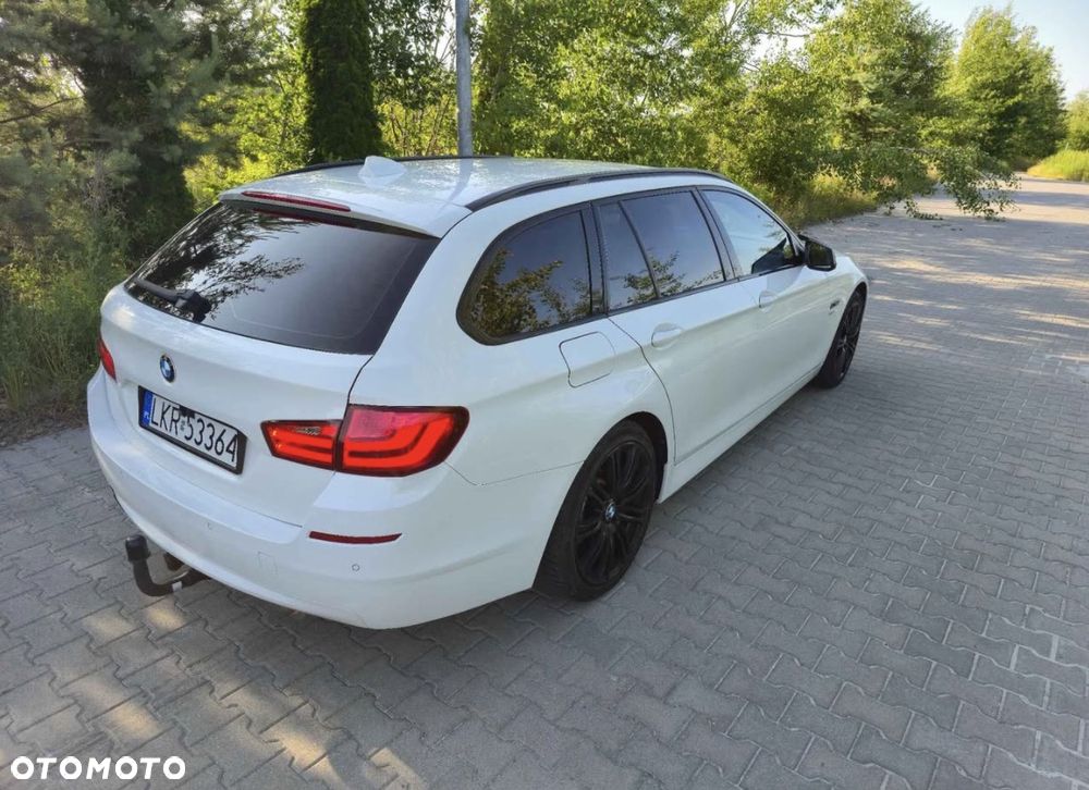 BMW Seria 5 525d xDrive - 8