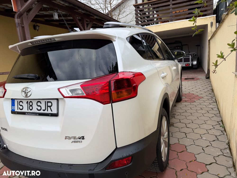 Toyota RAV4 2.2 D-4CAT 4WD Aut Luxury 18" - 4