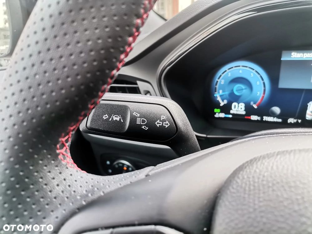 Ford Focus 1.0 EcoBoost ST-Line X - 23