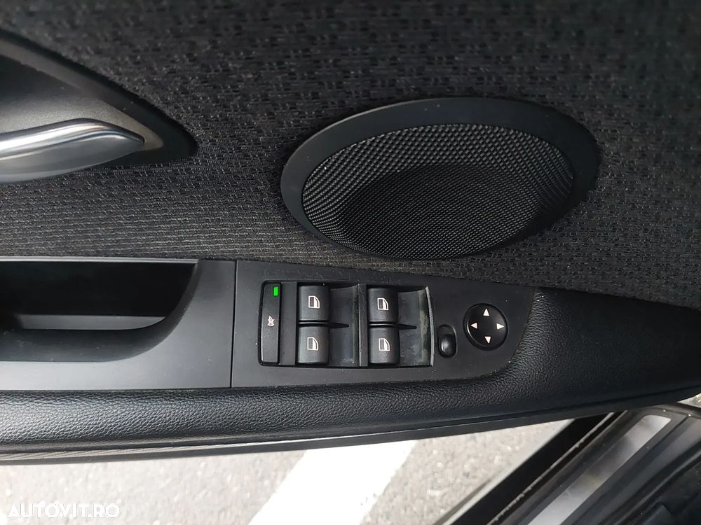 BMW Seria 3 320d xDrive DPF Aut. Edition Fleet Sport - 12