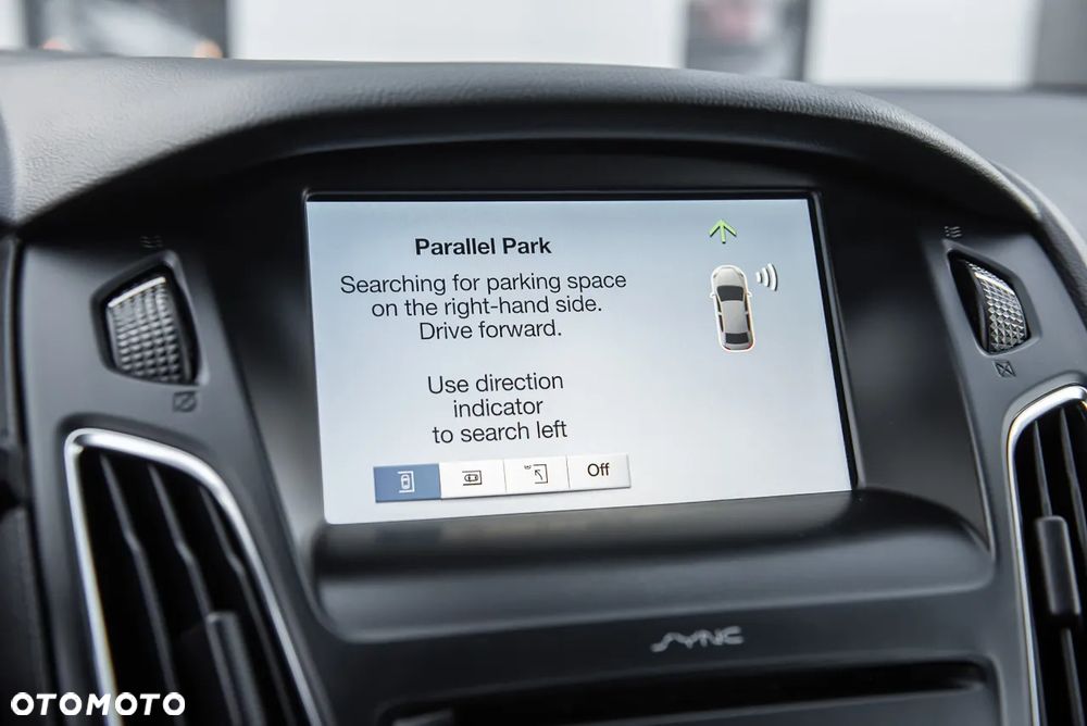 Ford Focus ver-1-5-ecoblue-scr-st--line - 25