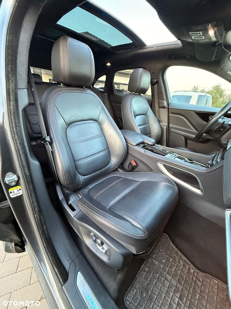 Jaguar F-Pace 20d Prestige - 14