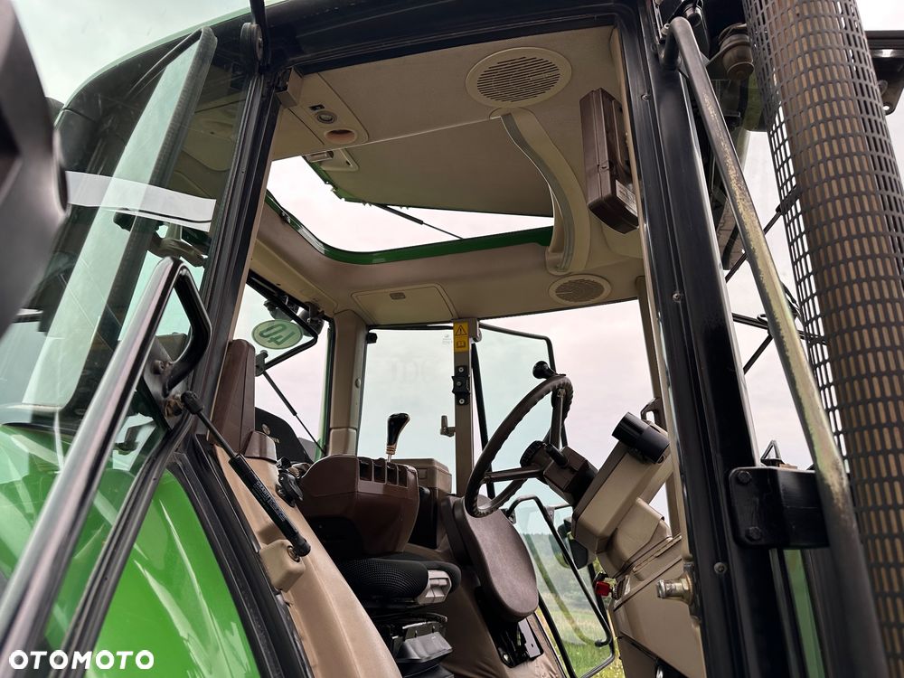 John Deere 6920s - 19